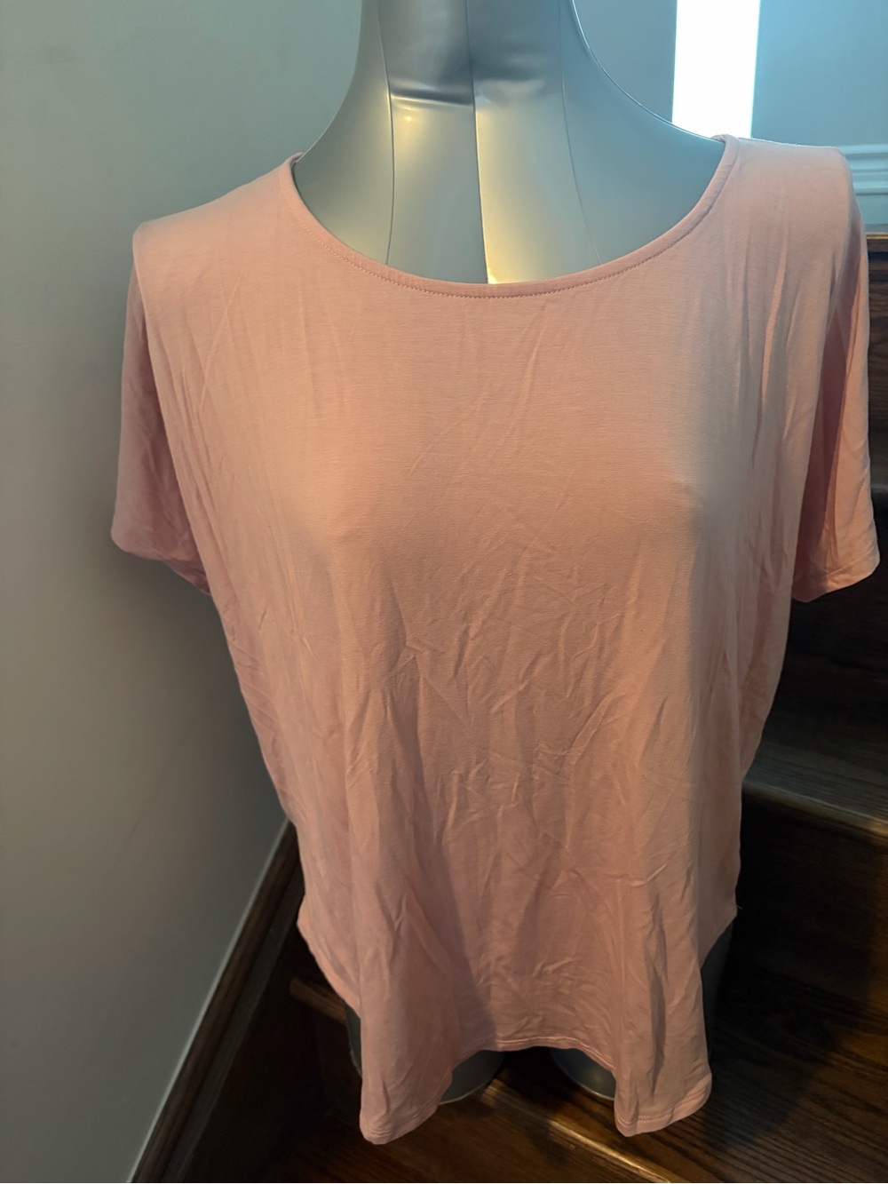 Relaxed Scoop Neck Short Sleeve Top in Blush Pink